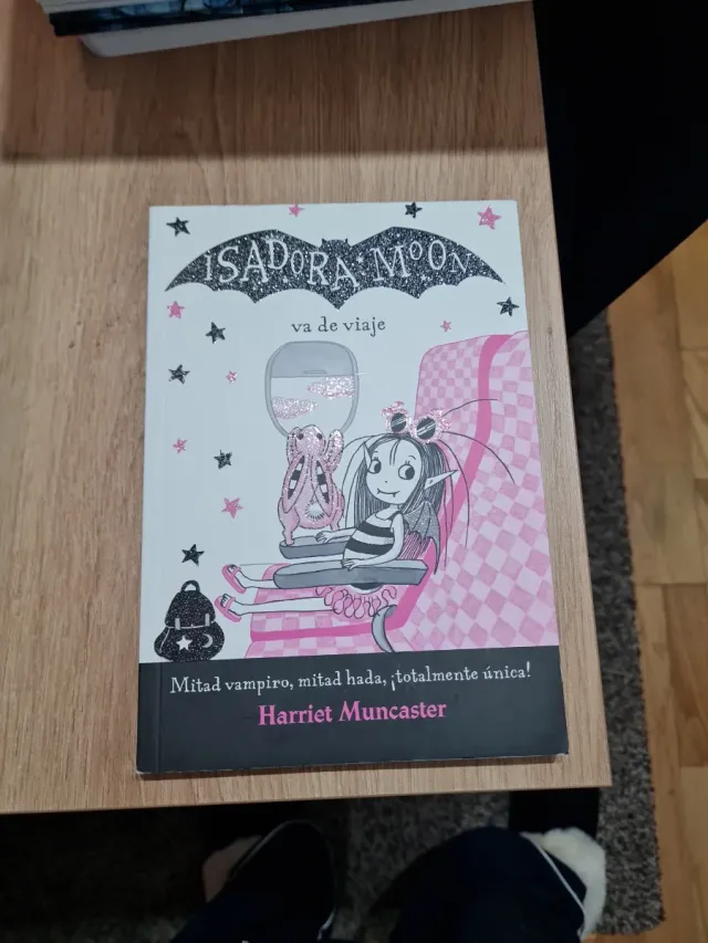 Isadora Moon va de viaje (Isadora Moon 9) (Span...