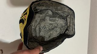 Gorra Sindhi bordada dorada