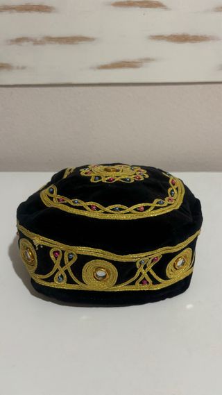 Gorra Sindhi bordada dorada