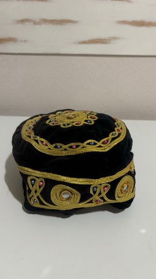 Gorra Sindhi bordada dorada