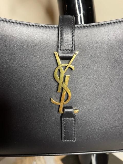Bolso Saint Laurent YSL Negro Dorado