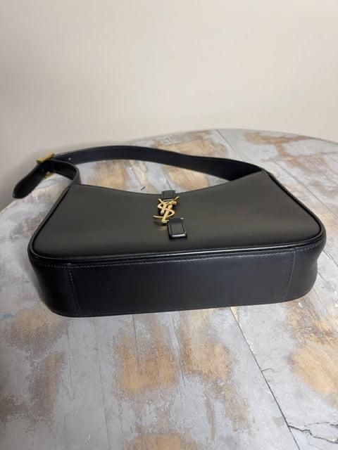 Bolso Saint Laurent YSL Negro Dorado