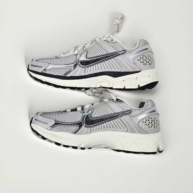 Nike Zoom Vomero 5 Talla 43