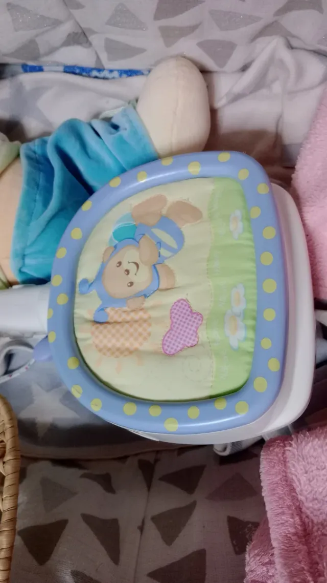 Móvil para cuna musical con peluches