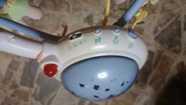 Móvil para cuna musical con peluches