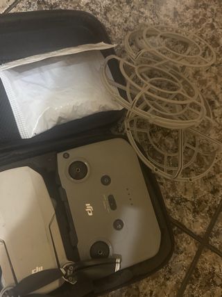 Dron DJI SE gris y blanco