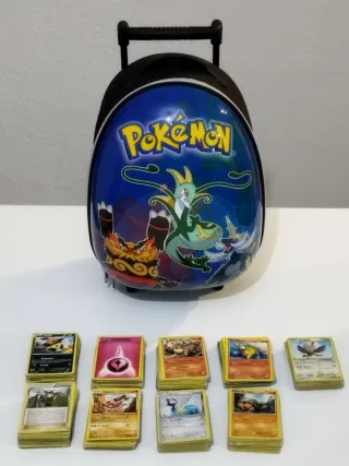 Maleta Pokémon + 450 cartas