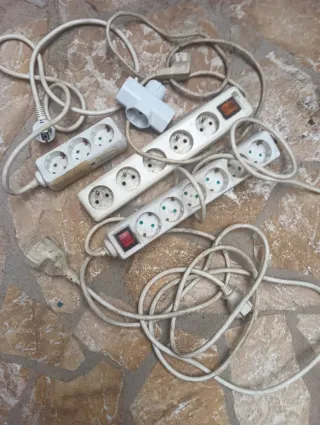 3 regletas, 1 adaptador y alargador 18€