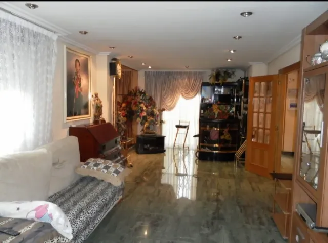 Chalet casa con jardín