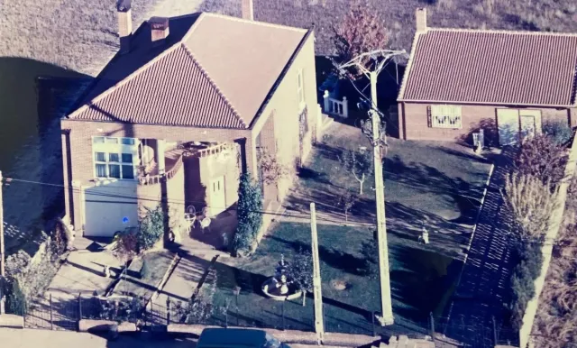 Chalet casa con jardín