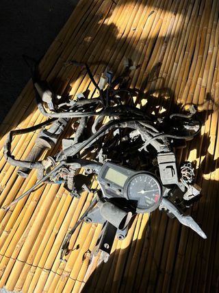 Instalación Yamaha R1 2000 marcador araña