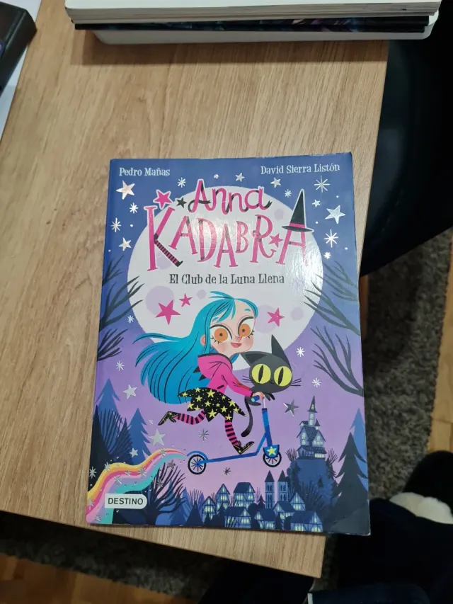 Anna Kadabra 1. El Club de la Luna Llena