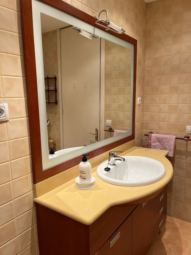 Mueble de baño madera y cristal