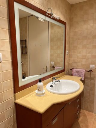 Mueble de baño madera y cristal