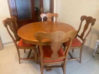 Conjunto mesa y 4 sillas castaño
