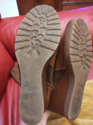 Botas altas de cuña marrones de Piel y Ante.