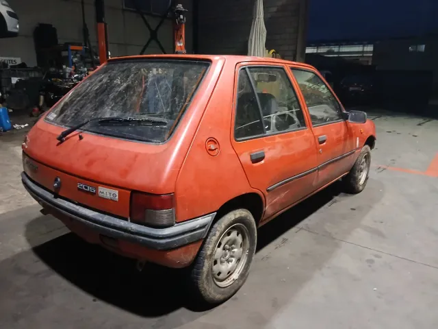 Despiece Peugeot 205 1.8d (1995)