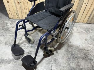 Sedia a rotelle pieghevole