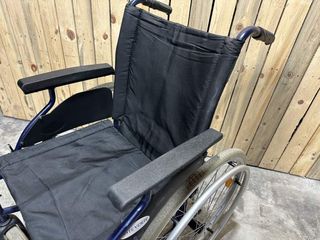 Sedia a rotelle pieghevole