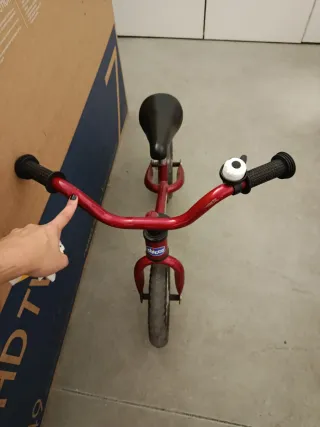Bicicleta de equilibrio roja Chicco