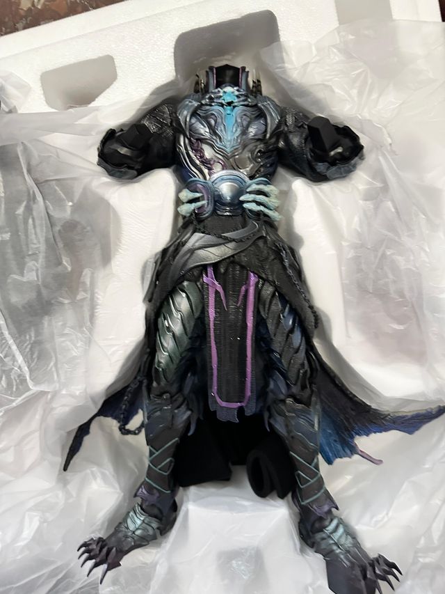 Figura Poliresina Assassin / First Hassan