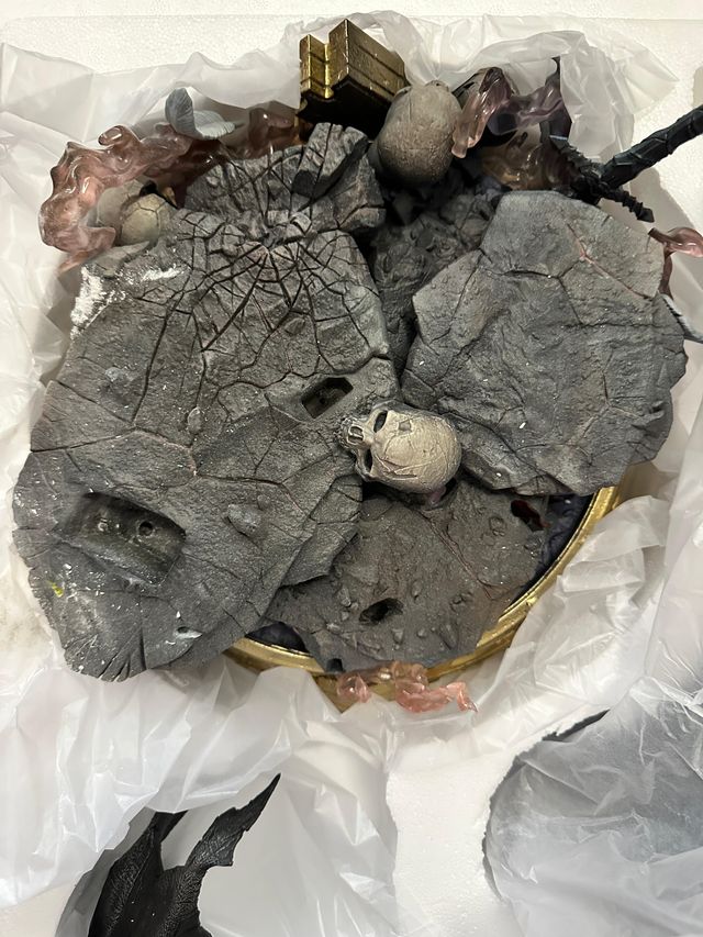 Figura Poliresina Assassin / First Hassan