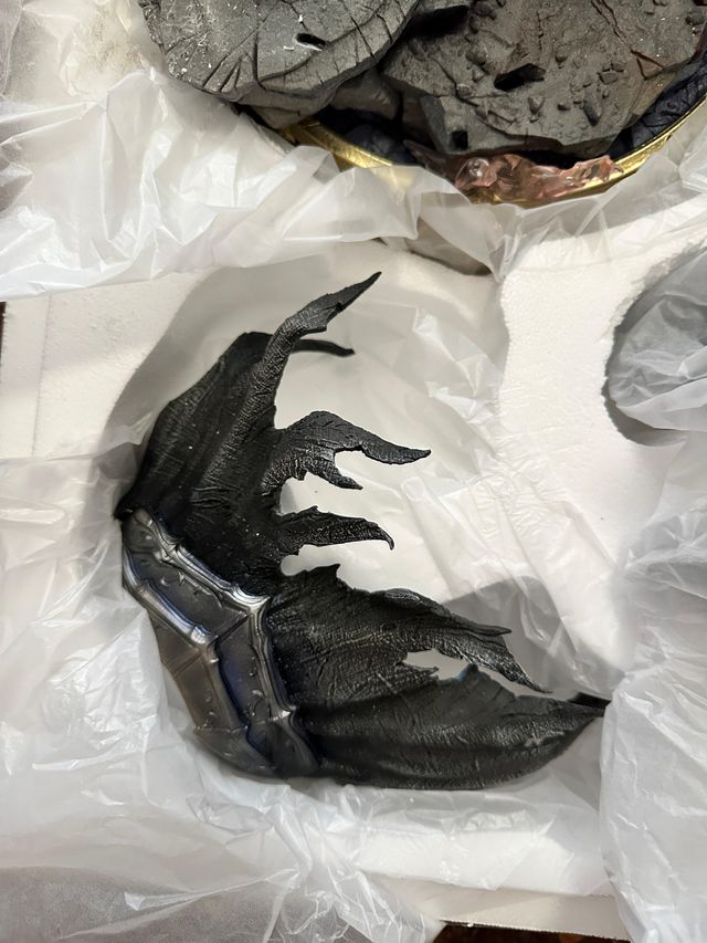 Figura Poliresina Assassin / First Hassan