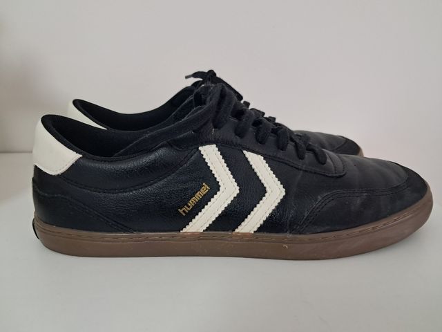 Zapatillas Hummel Negras y Blancas