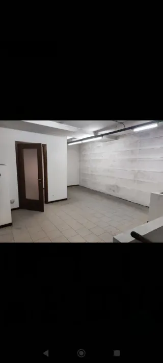 Spazio commerciale + 4 box Lecco