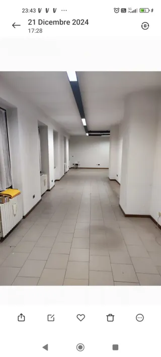 Spazio commerciale + 4 box Lecco