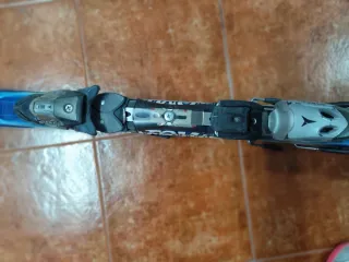 Esquís Atomic para adultos