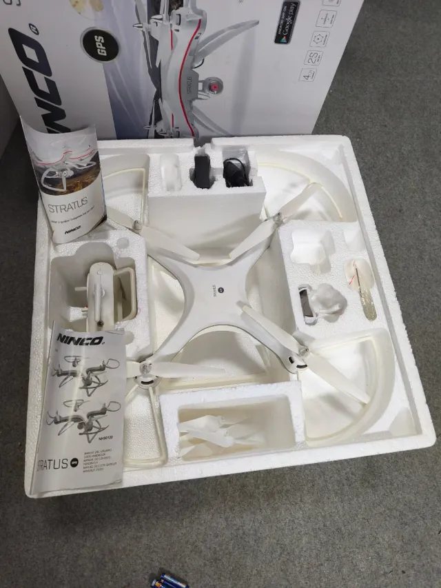 Dron Ninco Stratus GPS