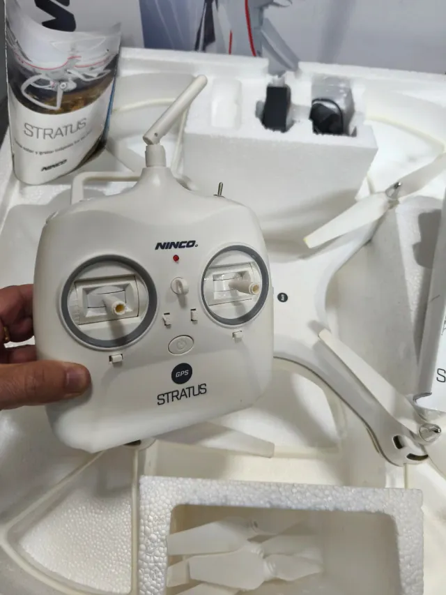 Dron Ninco Stratus GPS