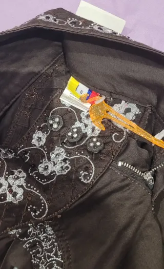 Pantalón marrón talla 6 levanta  culo