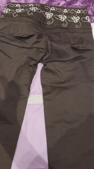 Pantalón marrón talla 6 levanta  culo