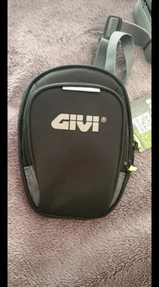 Bolso de pierna Givi para motocicleta