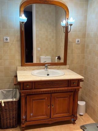 Mueble de baño madera y mármol