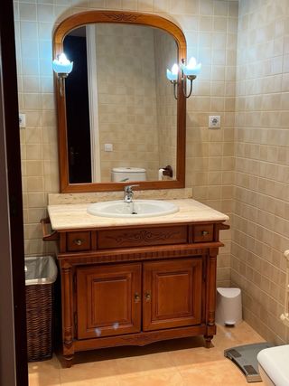 Mueble de baño madera y mármol