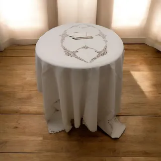 Tovaglia beige con pizzo