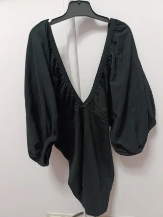 Camiseta Desigual negra manga abullonada