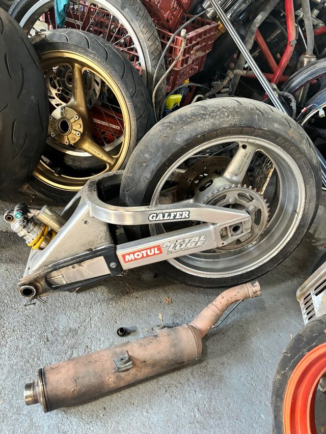 Basculante Yamaha R1 llanta trasera amortiguador