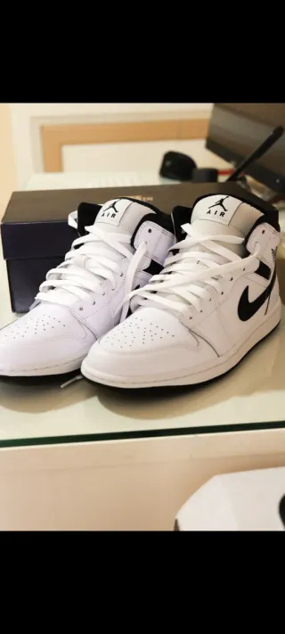 Jordan Air 1 Mid Blancas