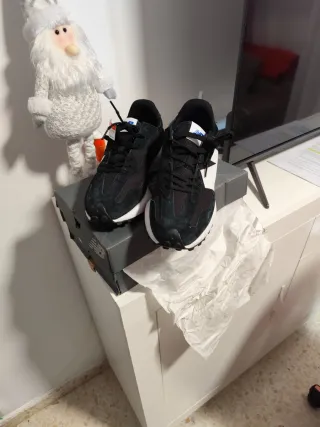 Zapatillas Neu Valan Negras y Blancas