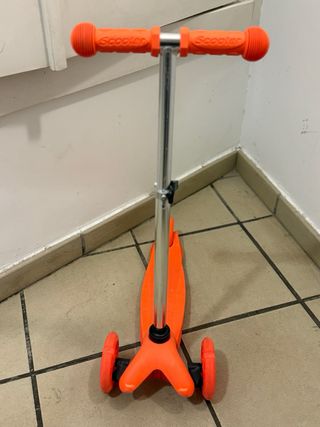 Patinete infantil 3 ruedas naranja con luces