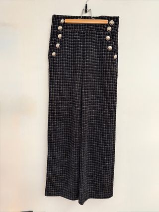 Pantalón de punto recto con botones