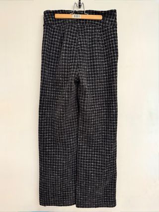 Pantalón de punto recto con botones