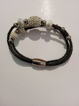 Bracciale intrecciato con perle e strass