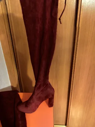 BOTAS ALTAS POR ENCIMA DE LA RODILLA.GRANATES