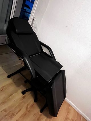 Camilla de tatuajes negra