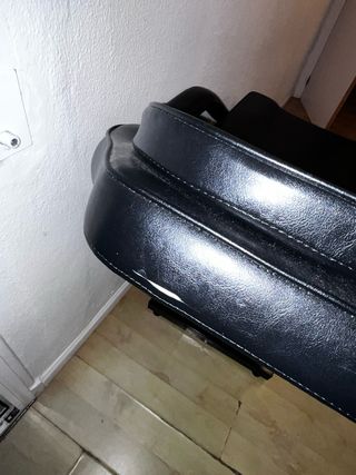 Camilla de tatuajes negra